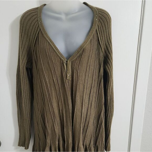 Free People Baby Doll V-neck Sweater Olive size M - Picture 8 of 8